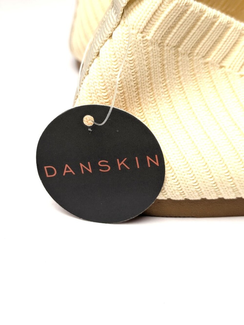 Danskin Wish Pale Yellow Ribbed Slip‑On Flats — Size 6.5 — NWT - Picture 9 of 10